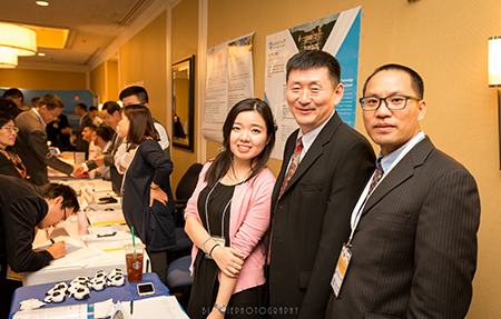 不朽情缘mg官网SAPA年会代表：左→右： 刘雯颖博士、汪俊博士、王建峰博士