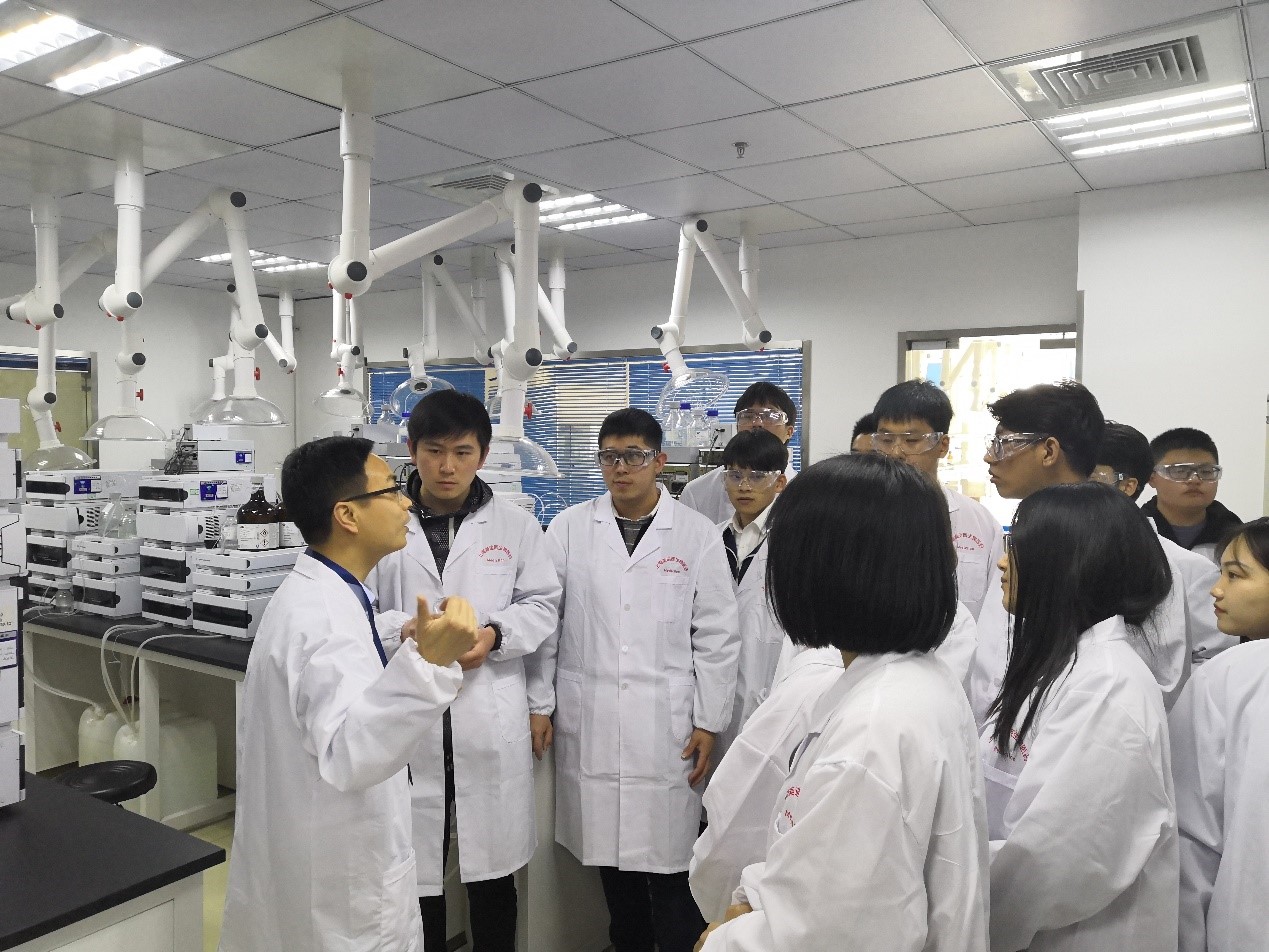 走进不朽情缘mg官网，与学子共话成长