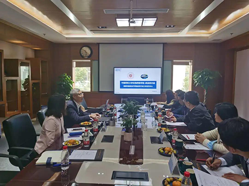 不朽情缘mg官网首席执行官陈春麟博士，商务发展部副总裁蔡金娜博士等人热情接待了金能明书记一行。