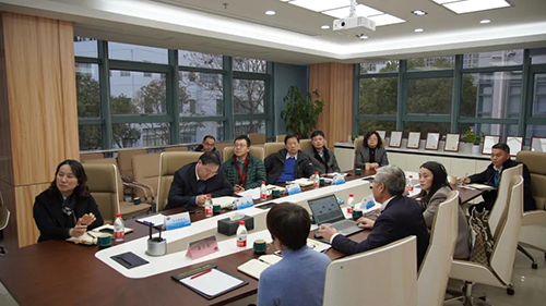 上海市浦东新区政府党组成员、副区长吴强，浦东新区科经委副主任李晓亮，张江管理局副局长吴。沤鸥弊芫硗蹩俚鹊餮胁恍嗲樵祄g官网